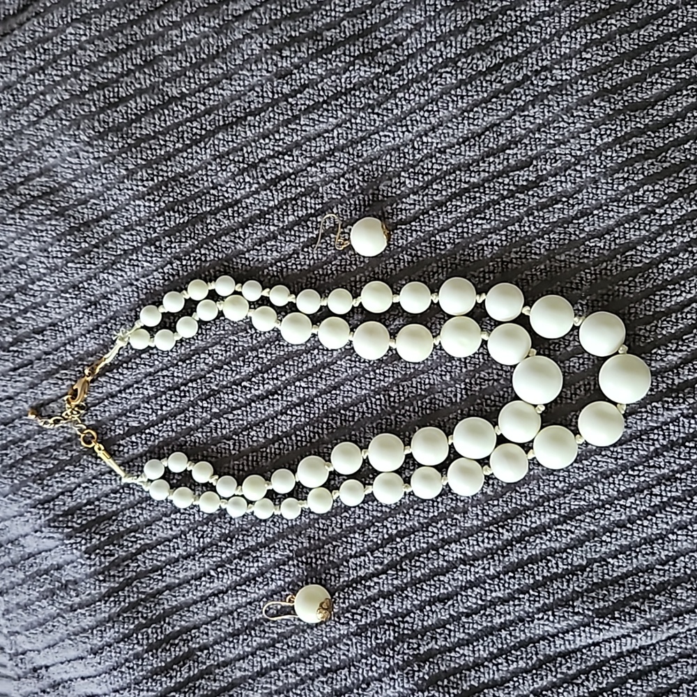 Necklace/earrings